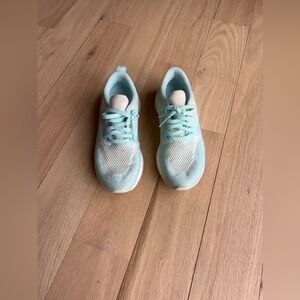 Nike running shoes Tiffany blue 6